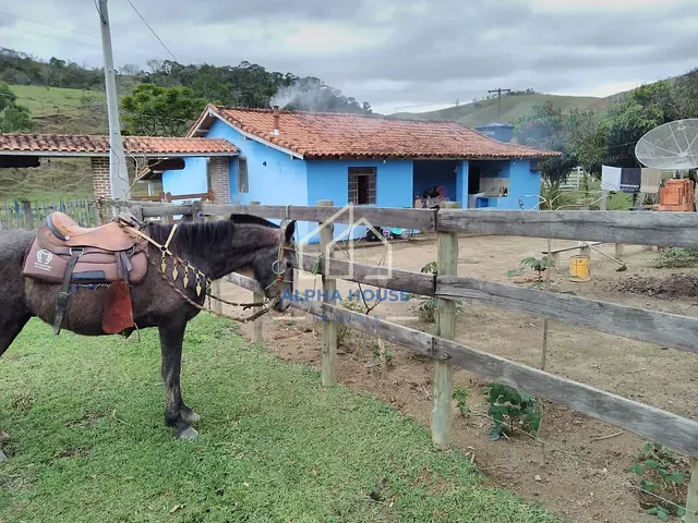 Sítio com 204m² 3 quartos e 2 banheiros, à venda, no bairro Catioquinha em Cunha