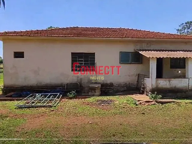 Sítio com 15000m² 4 quartos e 2 banheiros, à venda, no bairro Guatapará em Guatapará
