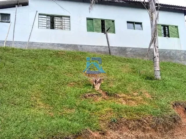 Sítio com 24200m² 5 quartos e 3 banheiros, à venda, no bairro Associação Bica D'agua em Itapira