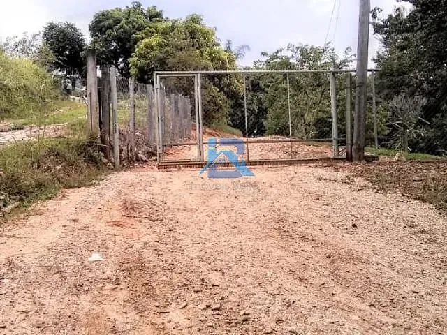 Sítio com 24200m² 5 quartos e 3 banheiros, à venda, no bairro Associação Bica D'agua em Itapira