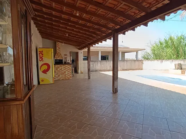 Sítio com 56870m² 3 quartos e 3 banheiros, à venda, no bairro Área Rural de Apucarana em Apucarana