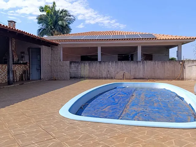 Sítio com 56870m² 3 quartos e 3 banheiros, à venda, no bairro Área Rural de Apucarana em Apucarana
