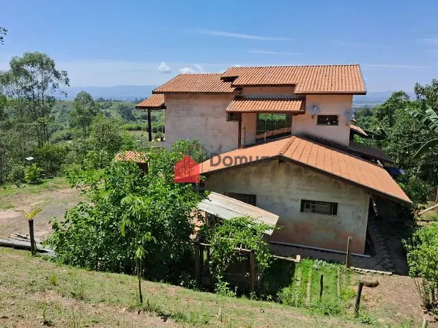 Sítio com 20000m² 3 quartos e 1 banheiro, à venda, no bairro Cruz Grande em Pindamonhangaba