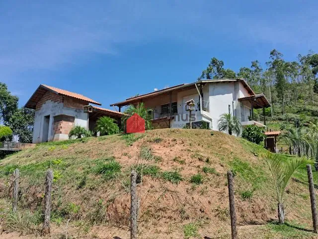 Sítio com 20000m² 3 quartos e 1 banheiro, à venda, no bairro Cruz Grande em Pindamonhangaba