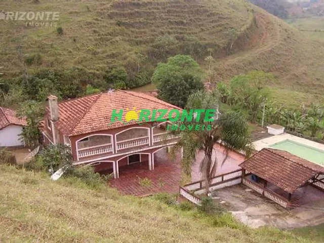 Sítio com 312180m² 4 quartos e 2 banheiros, à venda, no bairro Condomínio Residencial Colinas do Paratehy em São José dos Campos