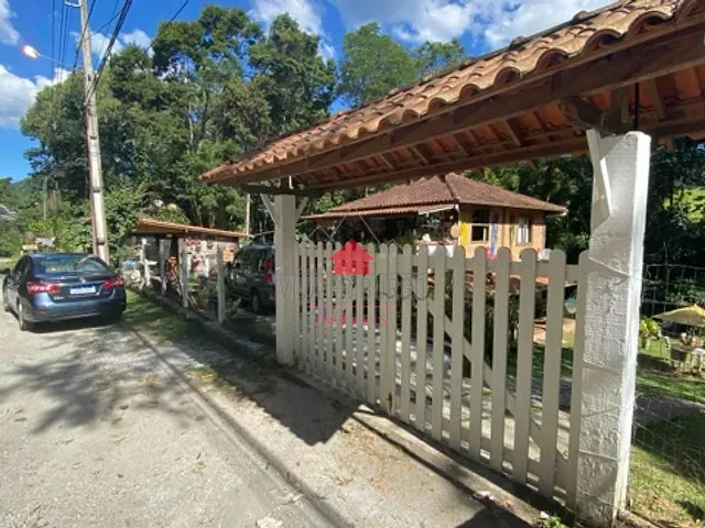 Casa com 660m² 2 quartos e 2 banheiros, à venda, no bairro Lumiar em Nova Friburgo