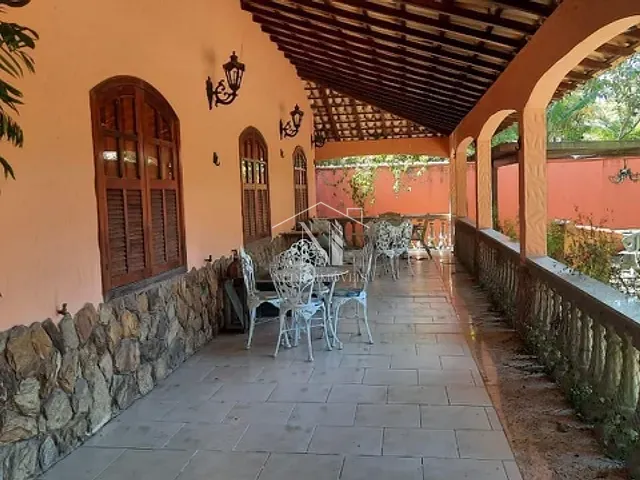 Sítio 3 quartos e 3 banheiros, à venda, no bairro Vale da Figueira (Ponta Negra) em Maricá