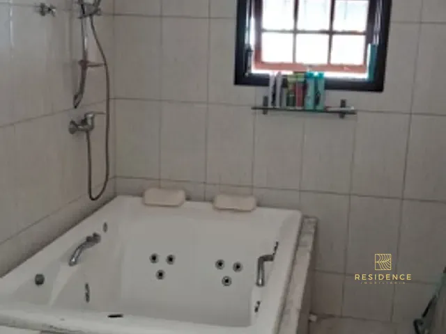 Sítio 5 quartos e 4 banheiros, à venda, no bairro KM 2 em Pinheiral