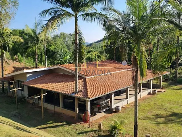 Sítio com 72639m² 2 quartos e 2 banheiros, à venda, no bairro Santo Aleixo  em Nova Resende