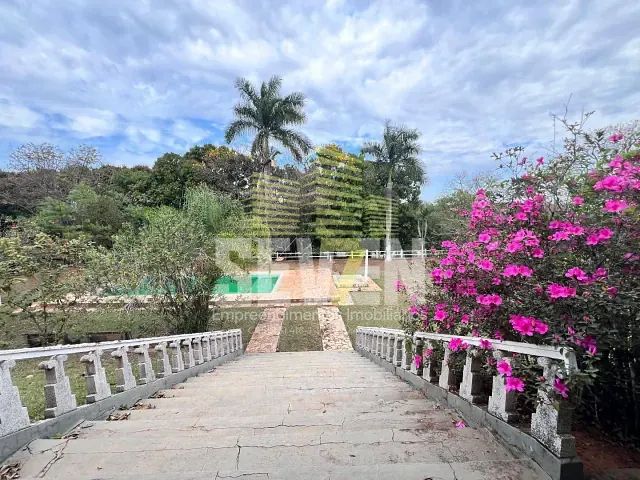 Sítio com 329362m² 5 quartos e 4 banheiros, à venda, no bairro Área Rural de Bauru em Bauru