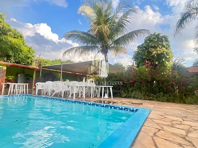 Sítio com 4500m² 8 quartos e 7 banheiros, à venda, no bairro Chácaras Bom Retiro (Justinópolis) em Ribeirão das Neves