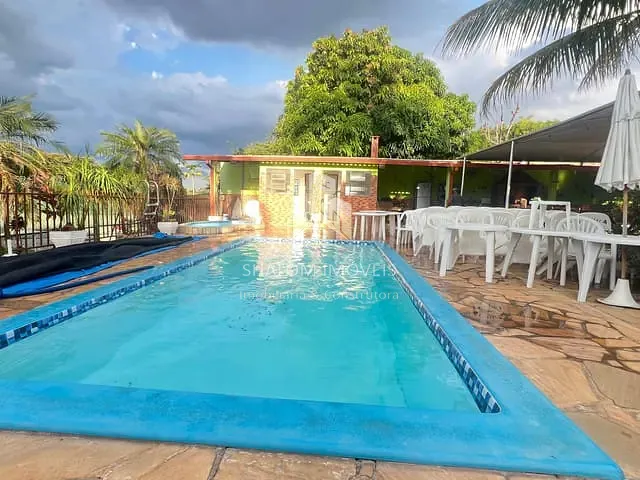 Sítio com 4500m² 8 quartos e 7 banheiros, à venda, no bairro Chácaras Bom Retiro (Justinópolis) em Ribeirão das Neves