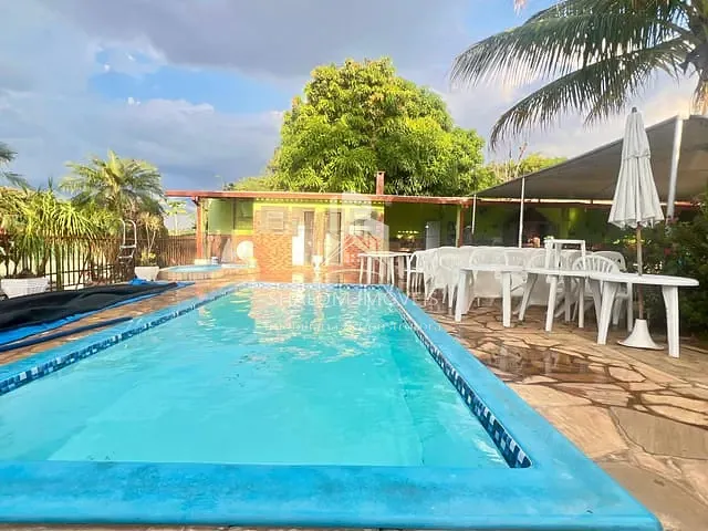 Sítio com 4500m² 8 quartos e 7 banheiros, à venda, no bairro Chácaras Bom Retiro (Justinópolis) em Ribeirão das Neves