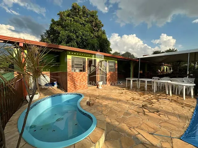 Sítio com 4500m² 8 quartos e 7 banheiros, à venda, no bairro Chácaras Bom Retiro (Justinópolis) em Ribeirão das Neves