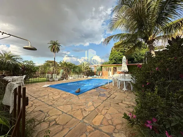 Sítio com 4500m² 8 quartos e 7 banheiros, à venda, no bairro Chácaras Bom Retiro (Justinópolis) em Ribeirão das Neves