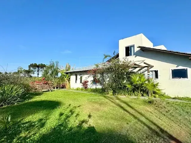 Sítio com 230m² 3 quartos e 3 banheiros, à venda, no bairro Rural em Irati