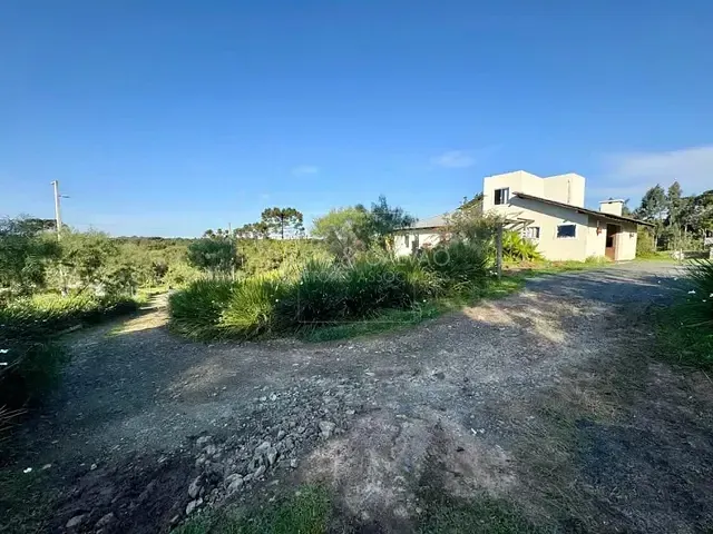 Sítio com 230m² 3 quartos e 3 banheiros, à venda, no bairro Rural em Irati