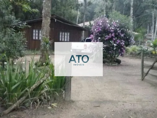 Sítio com 2625m² 2 quartos e 1 banheiro, à venda, no bairro Rolador em Canelinha