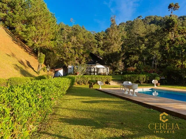 Sítio com 23238m² 8 quartos e 10 banheiros, à venda, no bairro Mury em Nova Friburgo
