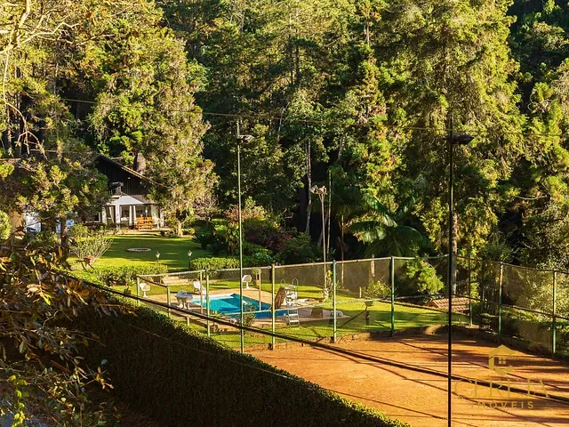Sítio com 23238m² 8 quartos e 10 banheiros, à venda, no bairro Mury em Nova Friburgo