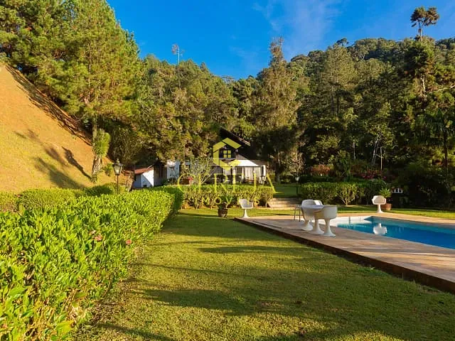 Sítio com 23238m² 8 quartos e 10 banheiros, à venda, no bairro Mury em Nova Friburgo