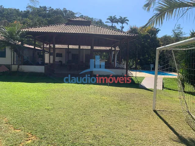 Sítio com 99160m² 3 quartos e 3 banheiros, à venda, no bairro Colônia Santo Antônio em Barra Mansa