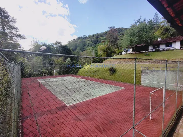 Sítio 4 quartos e 3 banheiros, à venda, no bairro Fazenda Inglesa em Petrópolis