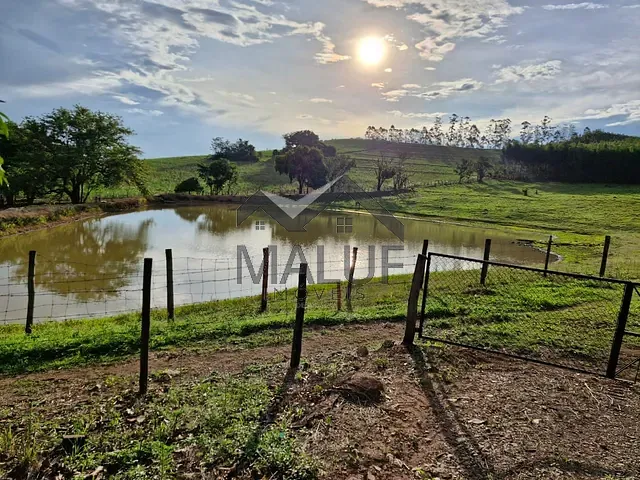 Sítio com 300m² 3 quartos e 2 banheiros, à venda, no bairro Área Rural de Saltinho em Saltinho