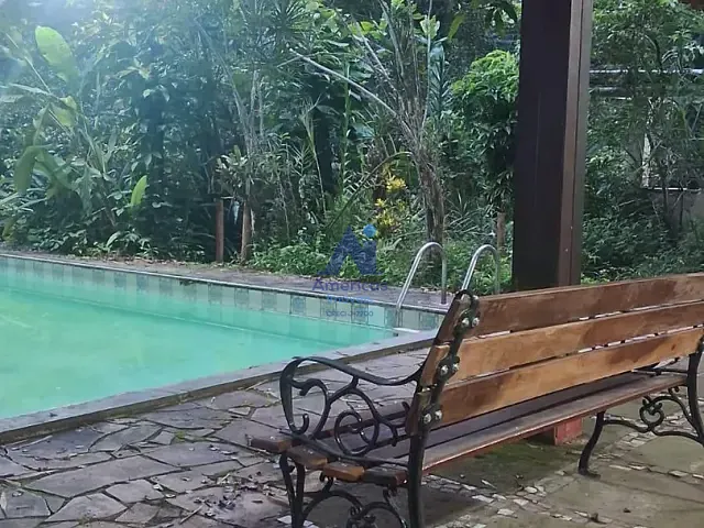 Sítio 7 quartos e 3 banheiros, à venda, no bairro Parque Xerém em Duque de Caxias