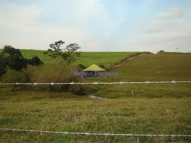 Sítio com 52000m², à venda ou para alugar, no bairro Jardim das Oliveiras em Mombuca