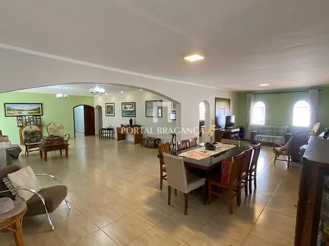 Sítio com 10000m² 4 quartos e 7 banheiros, à venda, no bairro Guaripocaba em Bragança Paulista