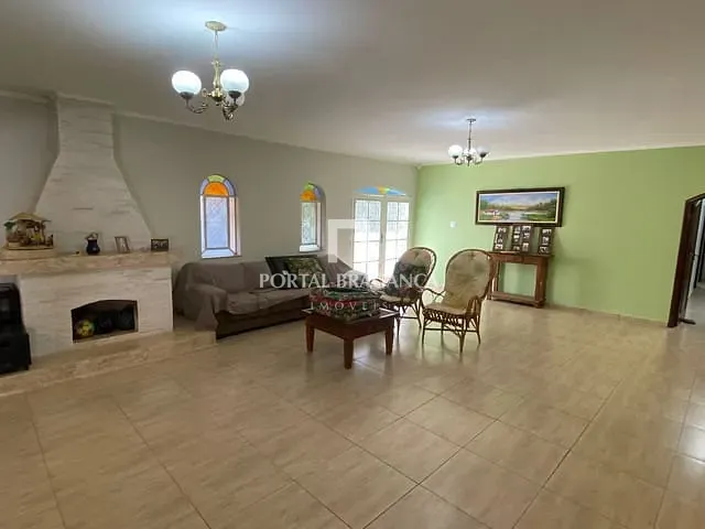 Sítio com 10000m² 4 quartos e 7 banheiros, à venda, no bairro Guaripocaba em Bragança Paulista
