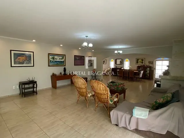 Sítio com 10000m² 4 quartos e 7 banheiros, à venda, no bairro Guaripocaba em Bragança Paulista