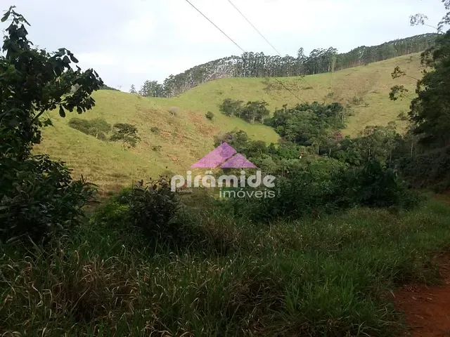 Sítio com 158000m² 3 quartos e 1 banheiro, à venda, no bairro São Francisco Xavier em São José dos Campos