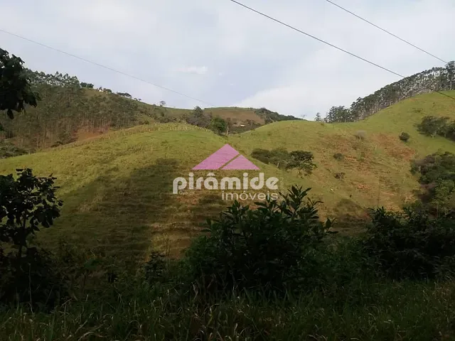 Sítio com 158000m² 3 quartos e 1 banheiro, à venda, no bairro São Francisco Xavier em São José dos Campos