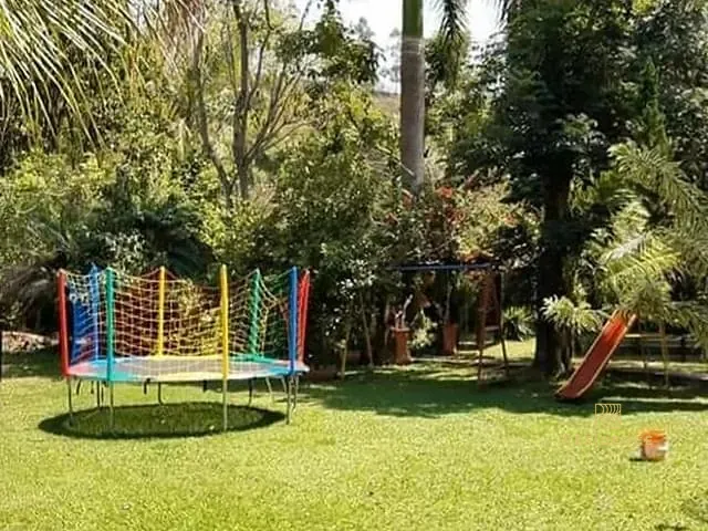 Sítio 4 quartos e 2 banheiros, à venda, no bairro Pinheiral em Pinheiral