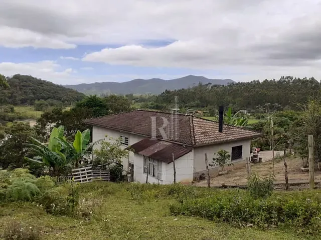 Sítio 3 quartos e 2 banheiros, à venda, no bairro Timbé em Tijucas