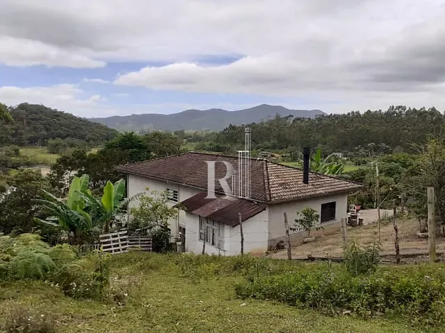 Sítio 3 quartos e 2 banheiros, à venda, no bairro Timbé em Tijucas