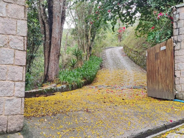 Sítio com 24000m², à venda, no bairro Itaipava em Petrópolis