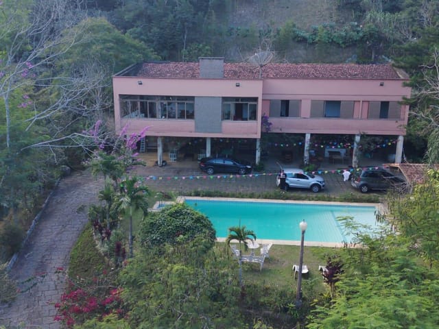 Sítio com 24000m², à venda, no bairro Itaipava em Petrópolis