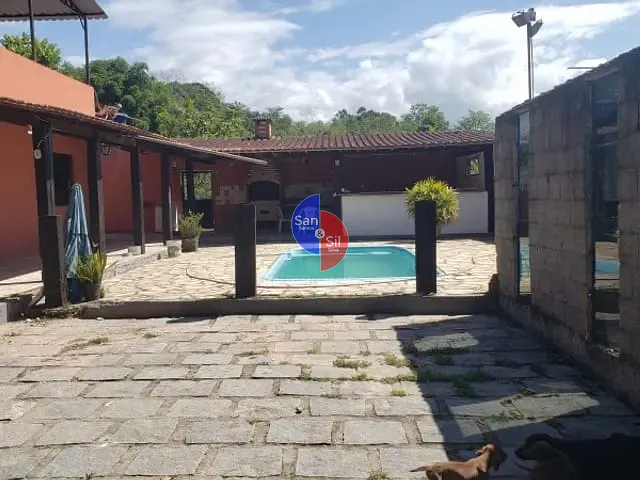 Sítio com 2400m² 4 quartos e 2 banheiros, à venda, no bairro Citrolândia em Guapimirim