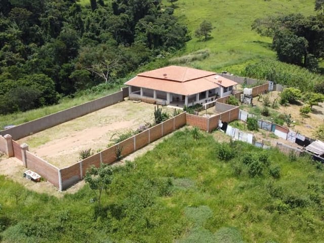 Sítio com 24200m² 2 quartos e 2 banheiros, à venda ou para alugar, no bairro Macuco em São João da Boa Vista