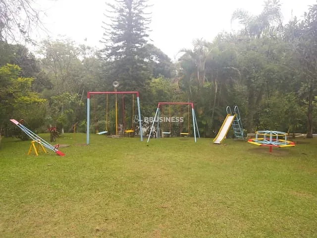 Sítio com 7000m² 6 quartos e 3 banheiros, à venda, no bairro Taiaçupeba em Mogi das Cruzes