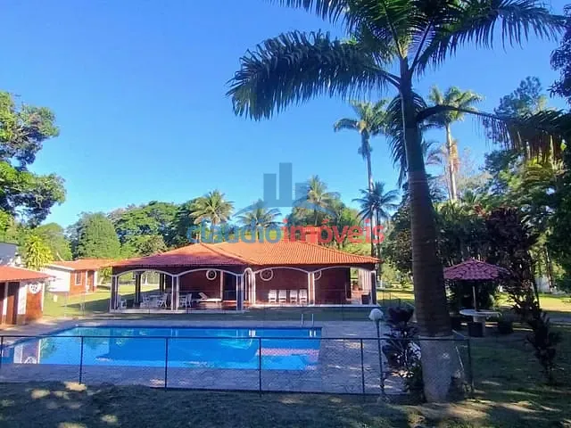 Sítio 6 quartos e 5 banheiros, à venda, no bairro Colônia em Barra Mansa