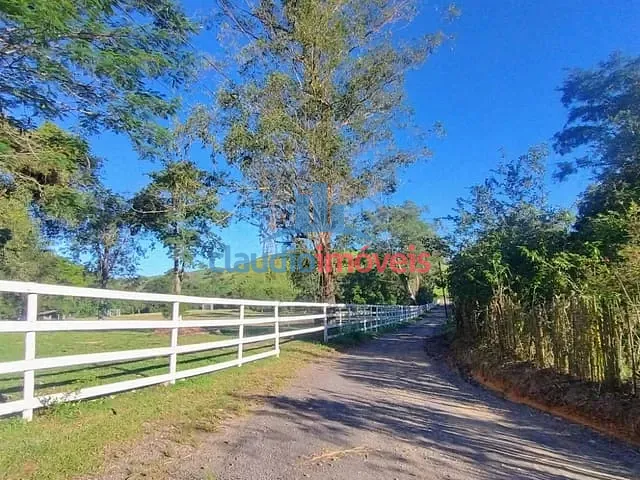 Sítio 6 quartos e 5 banheiros, à venda, no bairro Colônia em Barra Mansa