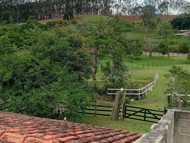 Sítio com 18000m² 4 quartos e 3 banheiros, à venda, no bairro Centro em Lagoinha