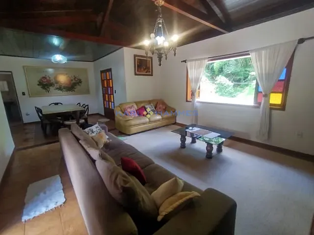 Sítio com 21000m² 3 quartos e 4 banheiros, à venda, no bairro Pedro do Rio em Petrópolis