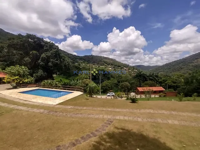 Sítio com 21000m² 3 quartos e 4 banheiros, à venda, no bairro Pedro do Rio em Petrópolis