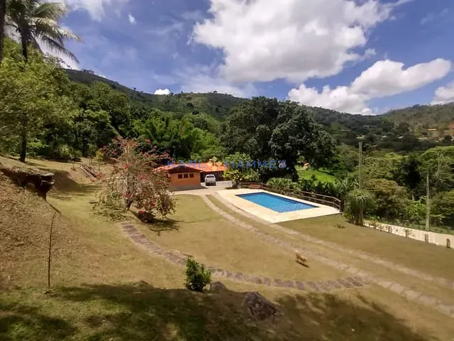 Sítio com 21000m² 3 quartos e 4 banheiros, à venda, no bairro Pedro do Rio em Petrópolis