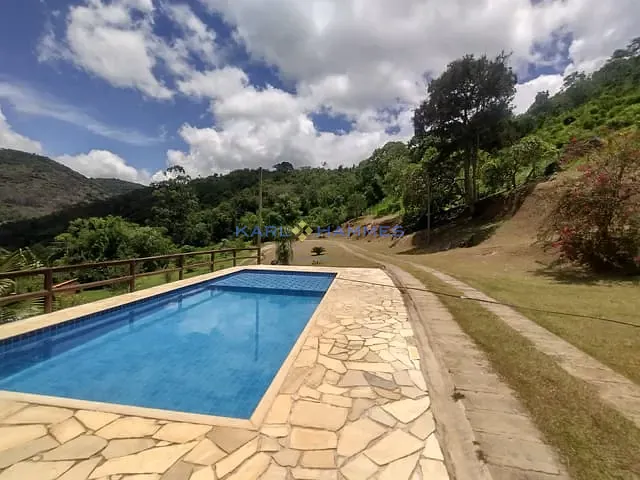 Sítio com 21000m² 3 quartos e 4 banheiros, à venda, no bairro Pedro do Rio em Petrópolis